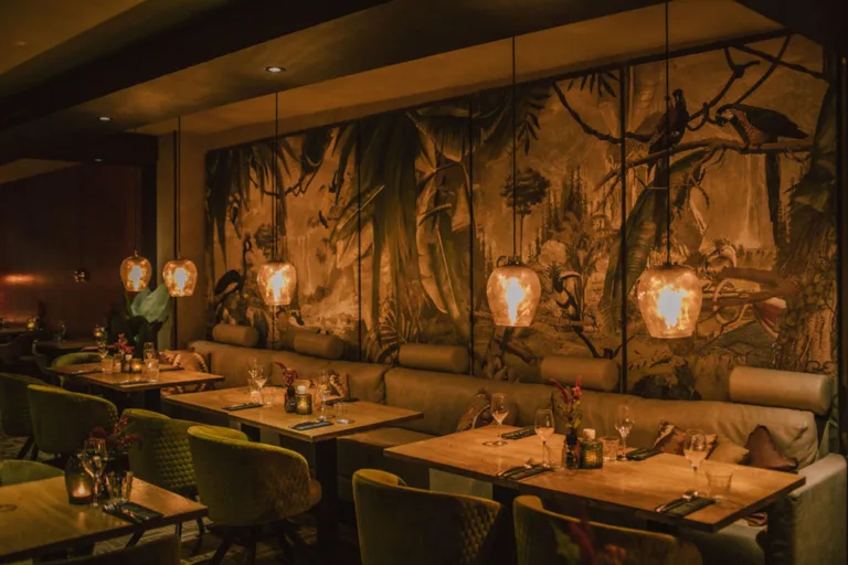 Restaurant Black And Blue